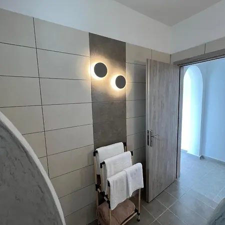 Petit Homme By Andreas Apartment Perissa  Exterior photo